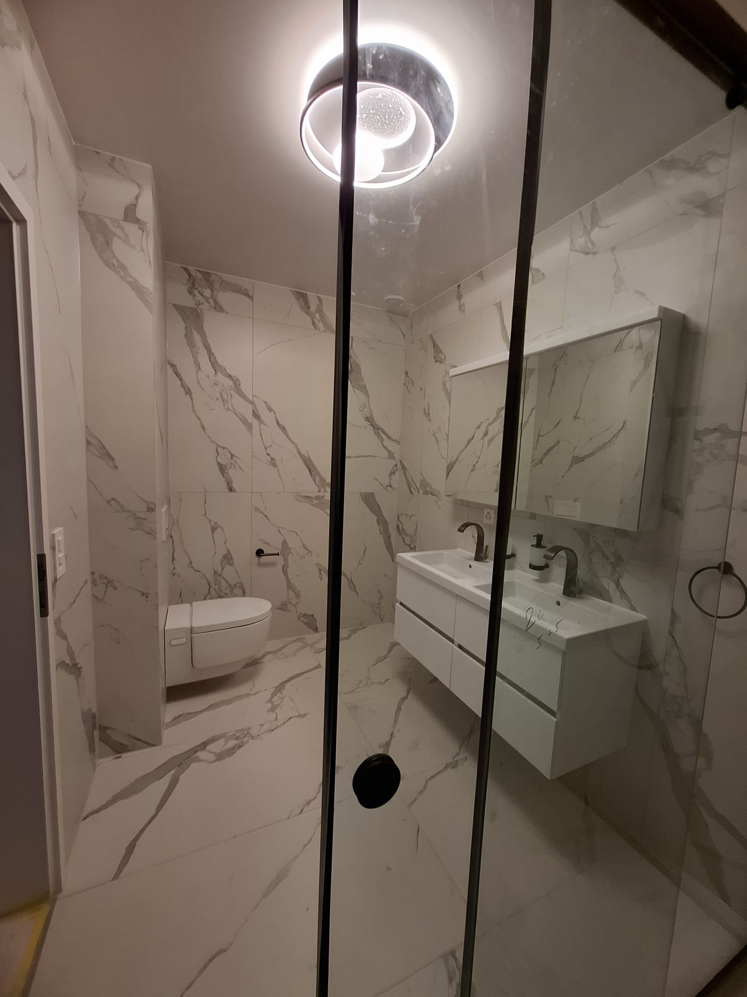 Badezimmer in Baden nach dem vollständigen Umbau – Detailaufnahme 2